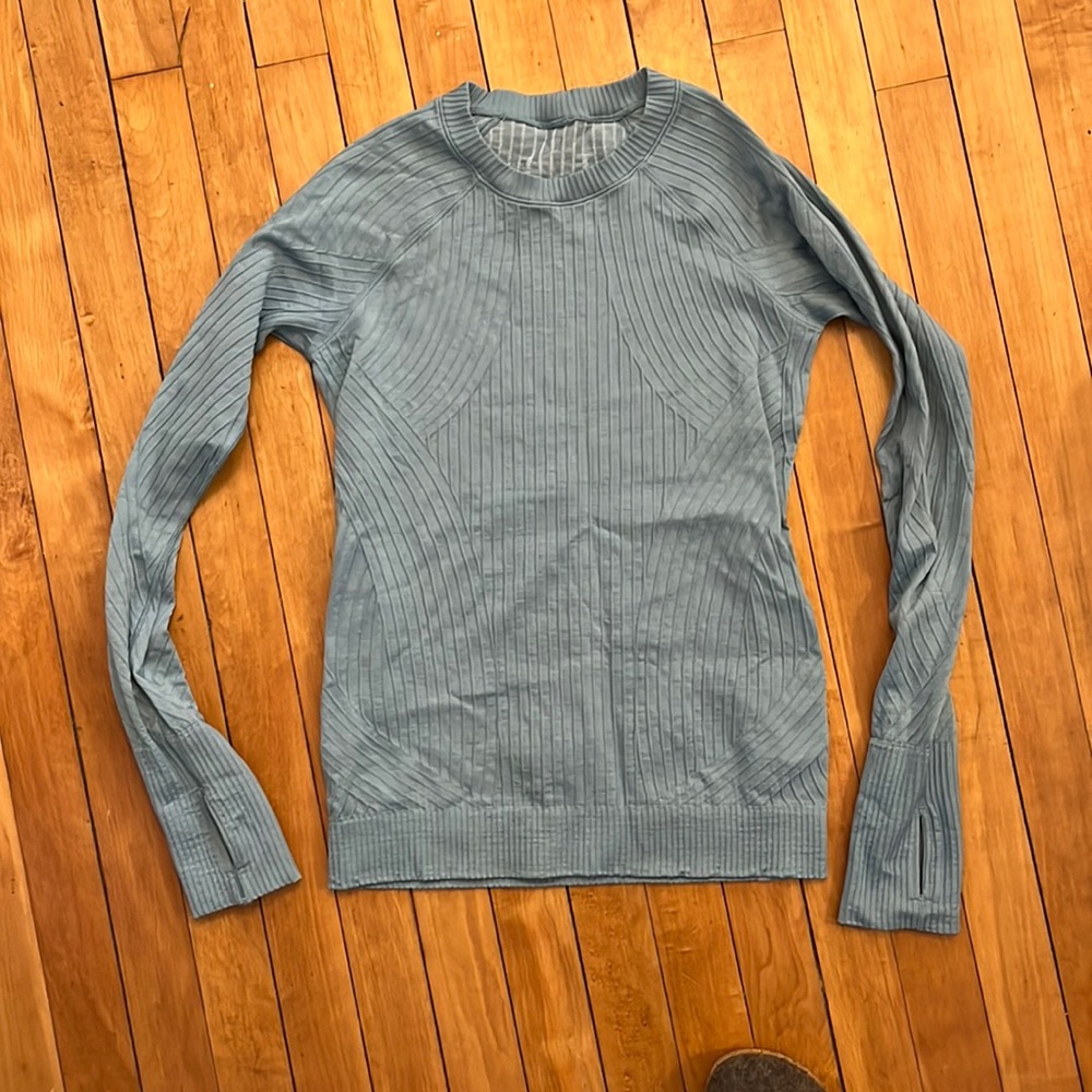 Lululemon size 6 running shirt